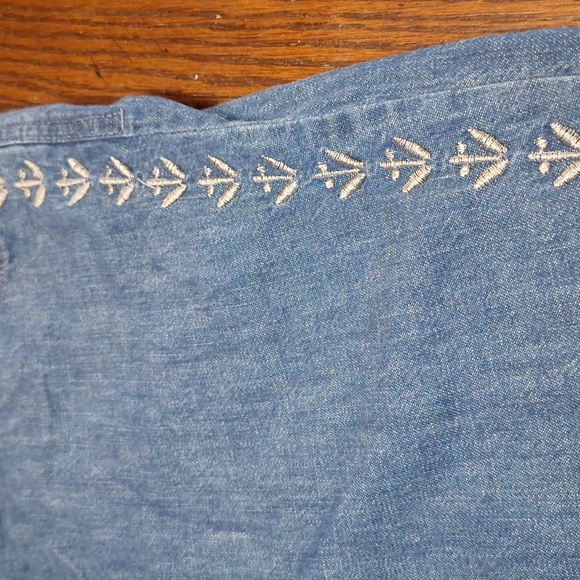 AMERICAN SWEETHEART size 14 crop jeans. - Picture 2 of 6